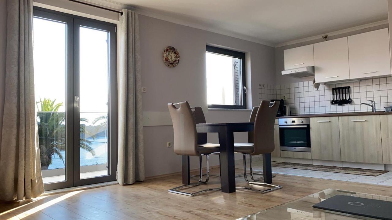 Apartments Tasha Mali Losinj Bagian luar foto