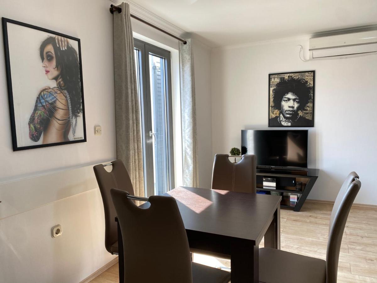 Apartments Tasha Mali Losinj Bagian luar foto