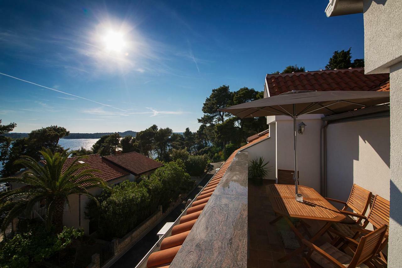 Apartments Tasha Mali Losinj Bagian luar foto